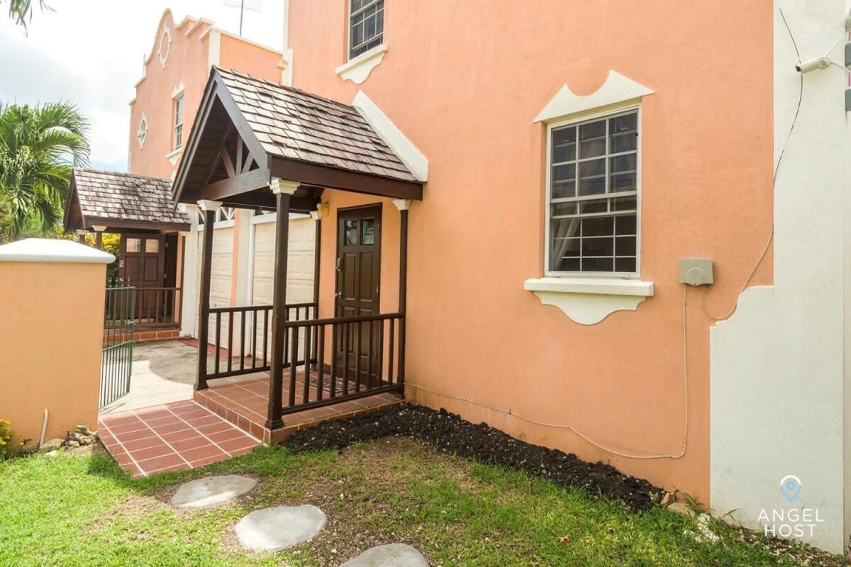 2-Story Townhome With Private Pool, Ideal For Group! Christ Church Exterior foto