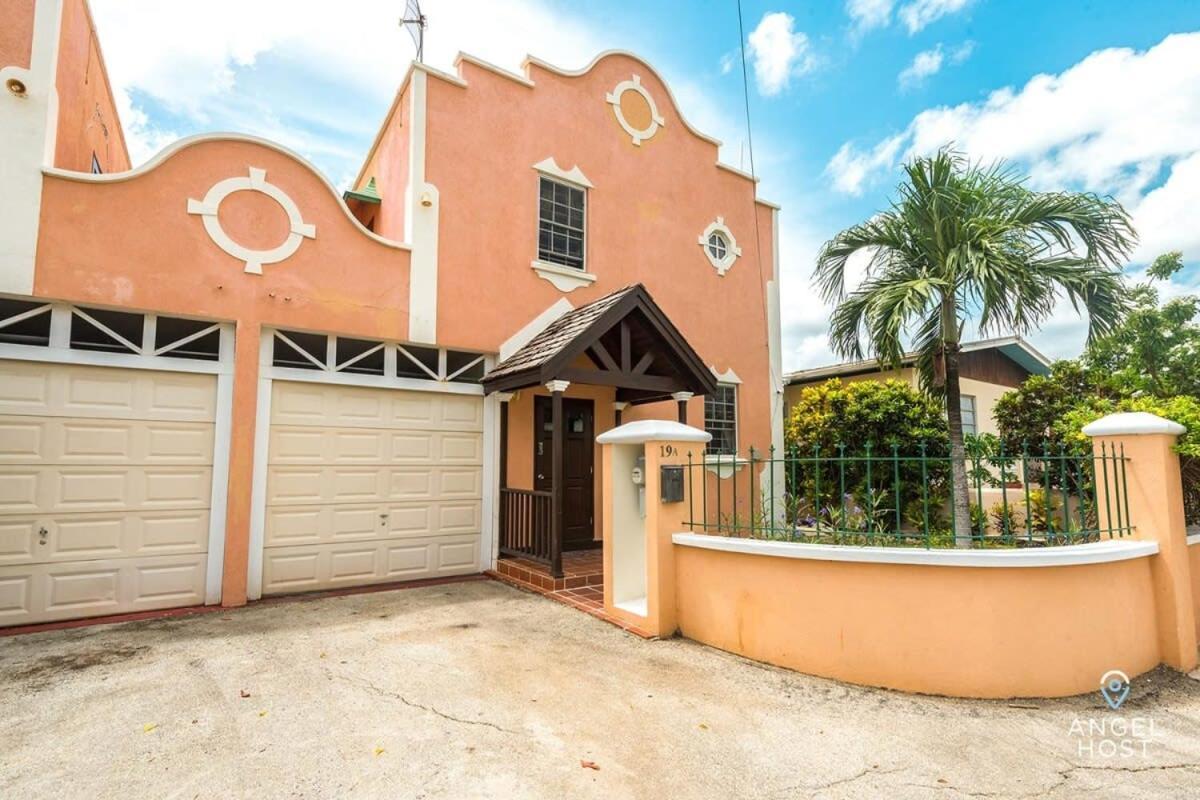 2-Story Townhome With Private Pool, Ideal For Group! Christ Church Exterior foto